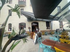 -Ribs & Burgers The Rocks