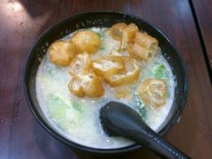 鱼片粥，看起来很不错的样子-源士林粥品(西门町店)