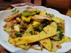 菠萝芒果拌苦瓜-老滇山寨•云南特色菜•地方菜•民族风情歌舞表演(金碧店)