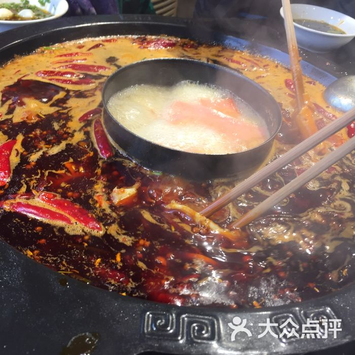 聚缘柴门老火锅