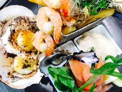 -12 Rocks Beach Bar Cafe