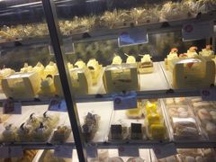 面包甜点陈列柜-凯司令西点房(虹桥路站店)