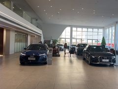 -上海冠松华奥奥迪4S店(张江店)