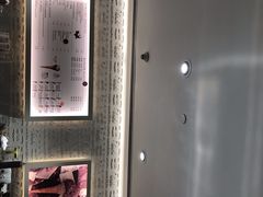 -VENCHI 闻绮(北京国贸商城店)