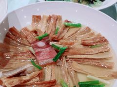 咸带鱼香肠蒸千张包-花中城·杭帮菜·粤菜·海鲜火锅(清泰街店)