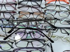 -三叶眼镜城批发市场(上海火车站店)