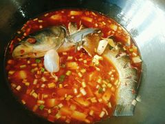 -三江鱼东北特色铁锅炖(骆驼店)