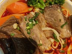 金牌麻辣牛肉面-康师傅私房牛肉面(马泉营奥莱店)