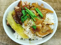 猪脚拼猪耳饭-猪脚洪隆江猪脚饭