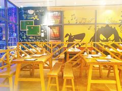 等位区-木屋烧烤(西南角店)