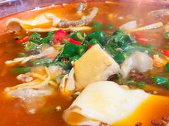 -沪小二炭火蛙锅(淮海中路美食不夜城店)