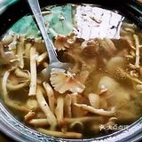 可遇不可求的荔枝菌鲮鱼滑鲜菌汤