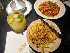 -麻六记(凤凰汇店)