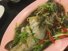 -J Daeng Seafood