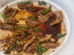 -阿瓦山寨·湘菜现炒·剁椒鱼头王(咸阳总店)