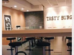 大堂-麦当劳(杨林得来速店)