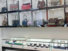 -恒一珠宝·回收黄金钻石奢侈品(灵岩南路店)