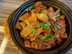 笋尖烧肉煲-自游人·美食一楼·地道徽菜(三十年名店)