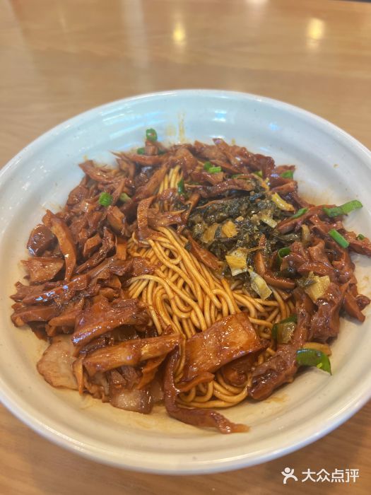 佬钱湾仔(衣裳街店)笋干干挑面图片