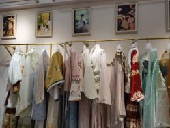 -一揽芳华汉服旗袍体验馆(拙政园店)