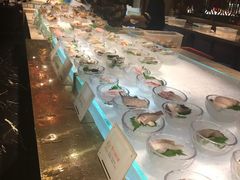 -半岛翡丽海鲜自助餐厅(观风亭店)