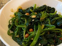 果仁菠菜-得仁酒家(东四十一条店)