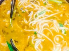 -香巴拉云南餐厅(华莱坞店)