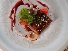 伊比利亚猪梅羽肉配树莓焦糖汁-福楼法餐厅FLO