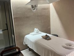 -灸春堂·艾灸·痛症·整脊连锁(之江银泰店)