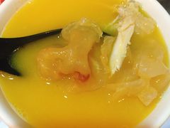 -鲜入围煮花胶鸡海鲜火锅