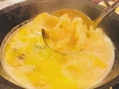 -鲜入围煮花胶鸡海鲜火锅