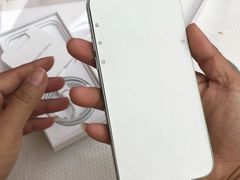 -Apple零售店(华贸购物中心店)