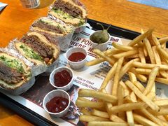 -The Habit Burger Grill 哈比特汉堡(复兴soho店)