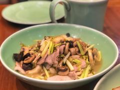 雪菜蘑菇肉片-虎哥私房菜(馒头山店)