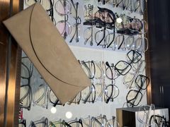 -宏宇眼镜蔡司依视路折扣店(兆佳眼镜城店)