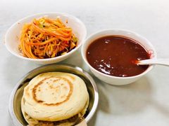 肥瘦腊汁肉夹馍-薛昌利大米面皮(南关正街店)