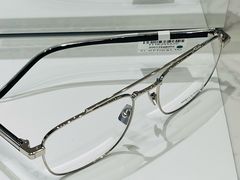 -YI OPTICAL 奕镜·蔡司战略合作店(长宁来福士店)
