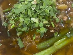 酸菜肉丝米线-越洋肖氏老米线(杨家坪店)
