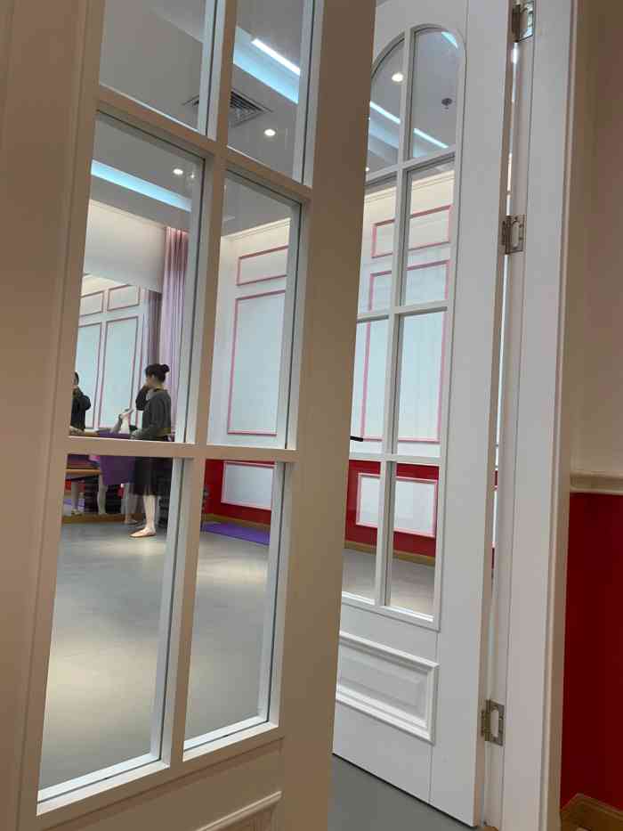 金娜芭蕾(大有境中心)-"我们正好在逛商场的时候看到金娜芭蕾的,当.