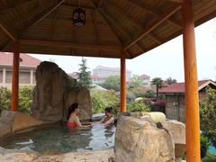 -金孔雀温泉旅游度假村