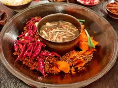 鸳鸯锅（标准级红汤+菌汤）-渝井巷重庆老火锅(沈阳吉祥店)