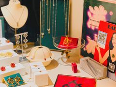 -LADY FAFA(巨鹿路陕西南路路口店)