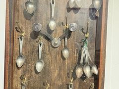 -Cuc Gach Quan Restaurant