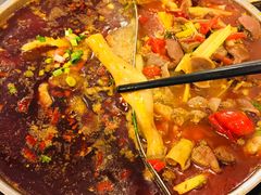 鸡杂毛血旺鸳鸯锅-胖娃古镇鸡杂(磁器口总店)