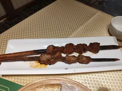 戈壁滩红柳烤肉-巴扎美食·新疆菜·西域歌舞表演餐厅(新疆大厦店)