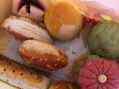 莲蓉蛋黄酥-陶陶居饼家(惠福东路店)