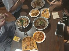 -爆炸头阿姨小四川正宗川味小吃(无任何分店)