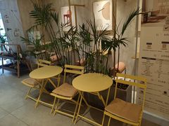 -新华里咖啡书吧(新华书店小寨店)