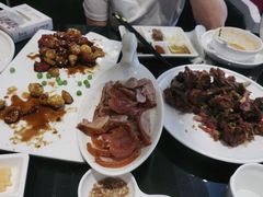 -皇城根·烤鸭·鱼头·家常菜(欧亚大观乐活城店)