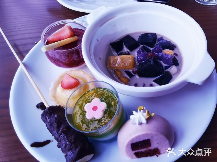 东方明珠广播电视塔图片